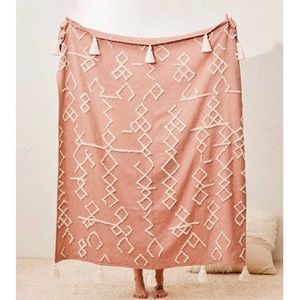Urban outfitters tufted throw blanket